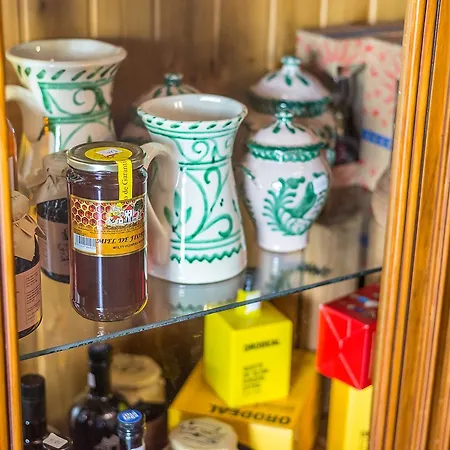 ホテル レストラン コートヨ デ タヤール Huétor-Tájar